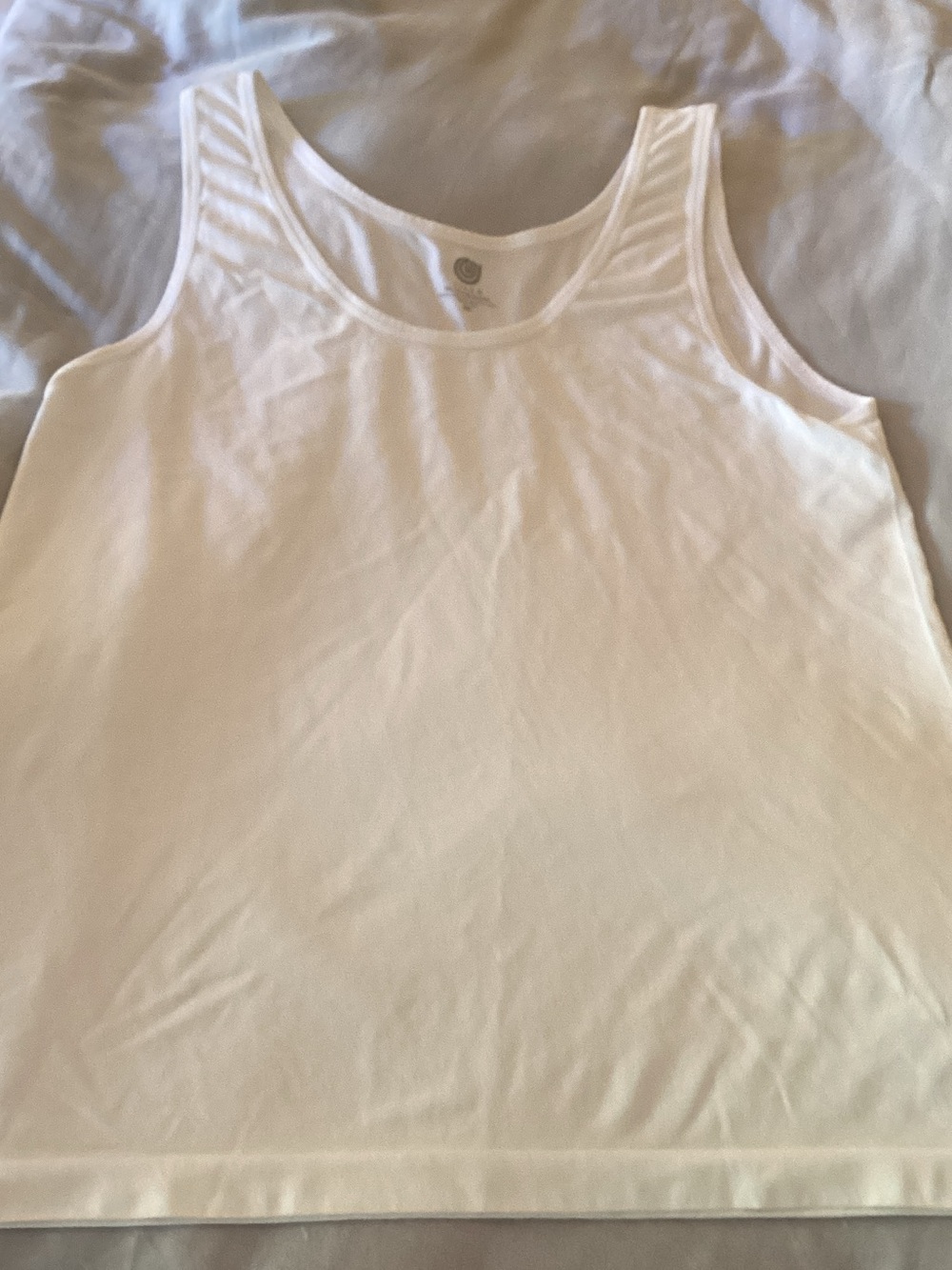 Everyday White Scoop Muscle Tank -p
